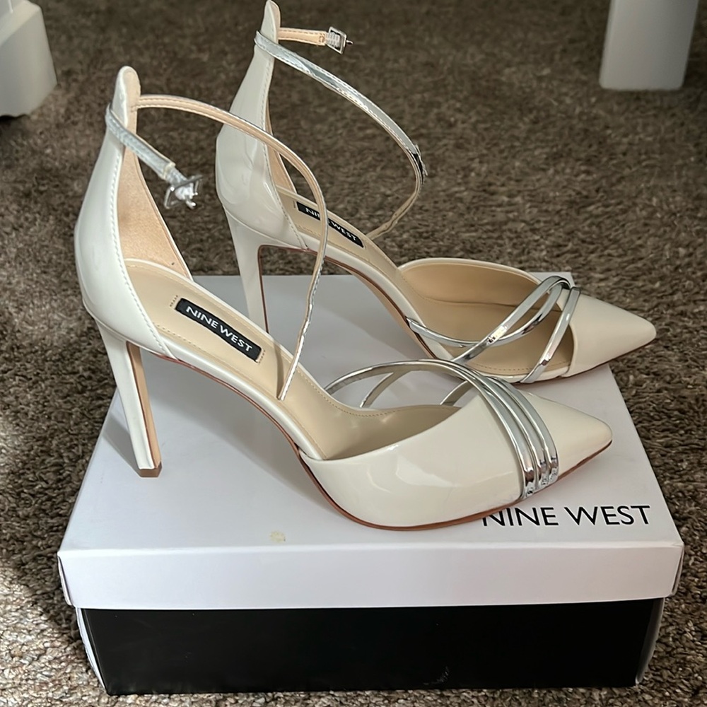 BRAND NEW Nine West Taunt ivory and silver stiletto pumps